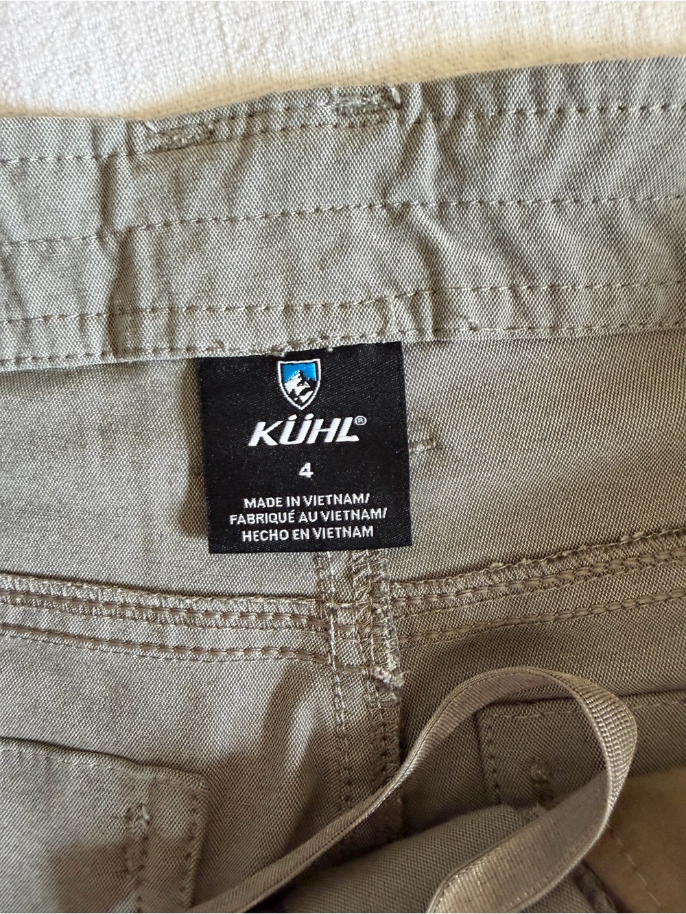Kuhl Women’s Trekr 8” Hiking Shorts in Olive Green - Picture 4 of 8